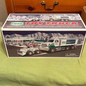 Hess 2008 Toy Truck and Front Loader with matching bag UNOPENED